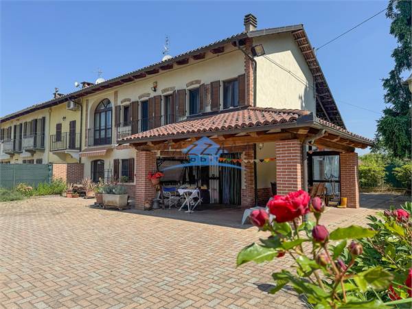 ARIGNANO CASALE INDIPENDENTE CON TERRENO E PISCINA