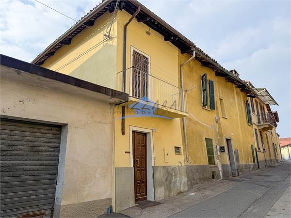 Casa indipendente su due lati a due passi dal centro di Chieri