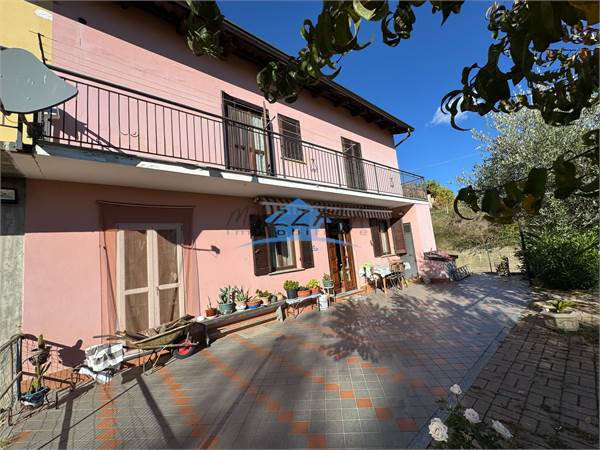 PRALORMO CASA INDIPENDENTE CON TERRENO