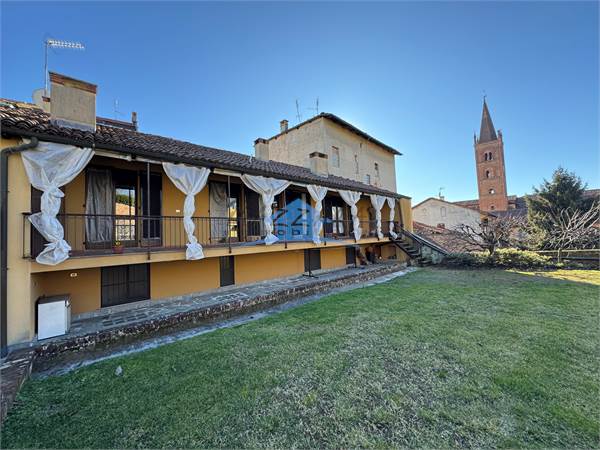 CHIERI  CENTRO CASA BIFAMILIARE CON GIARDINO