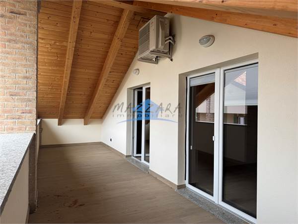 CHIERI TRILOCALE  MANSARDATO CON TERRAZZO 