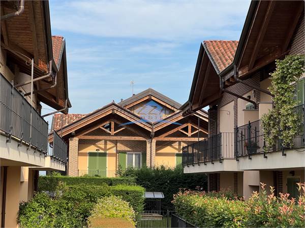 CHIERI TRILOCALE CON TERRAZZO ANGOLARE