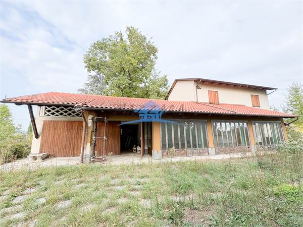CASA UNIFAMILIARE INDIPENDENTE CON TERRENO
